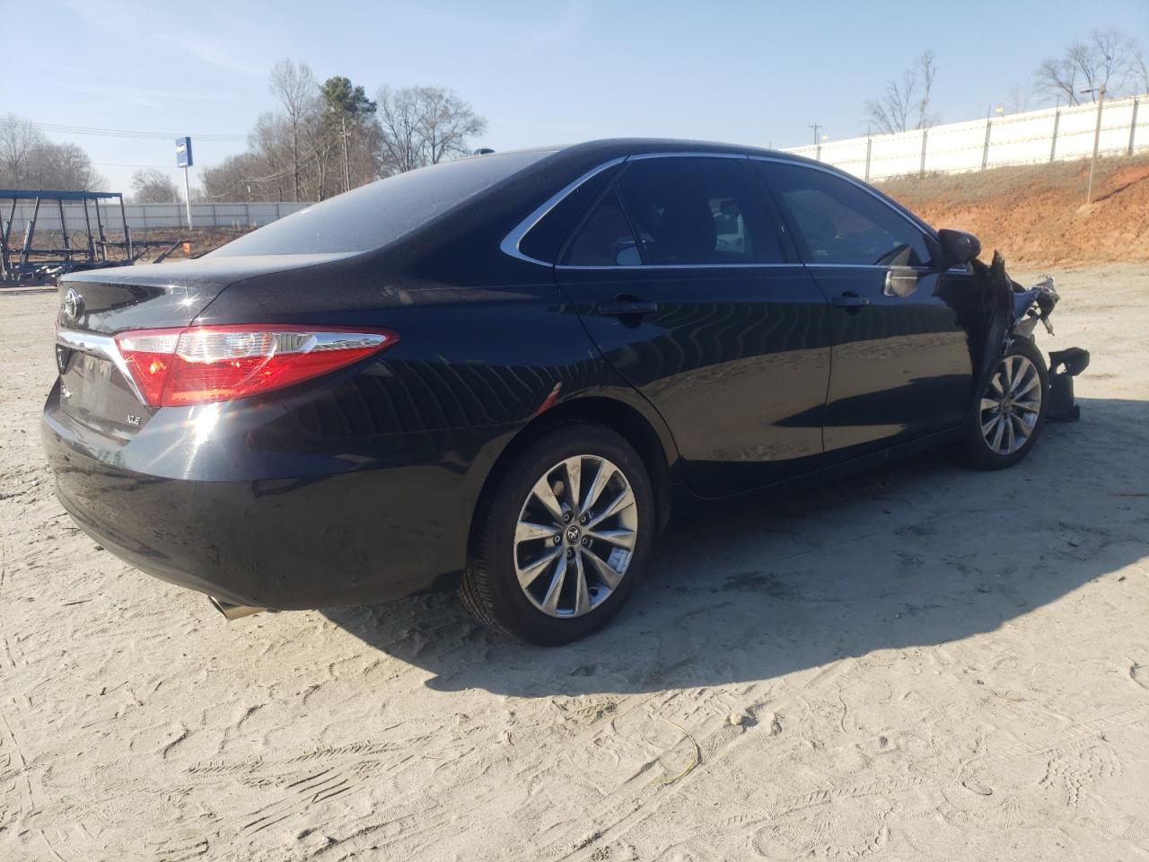2016 TOYOTA CAMRY LE - Image 3
