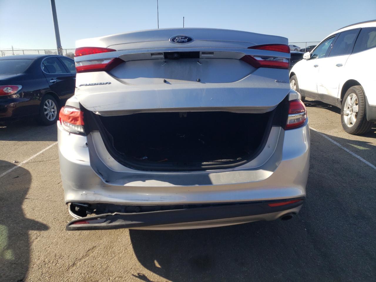 2017 FORD FUSION SE - Image 6