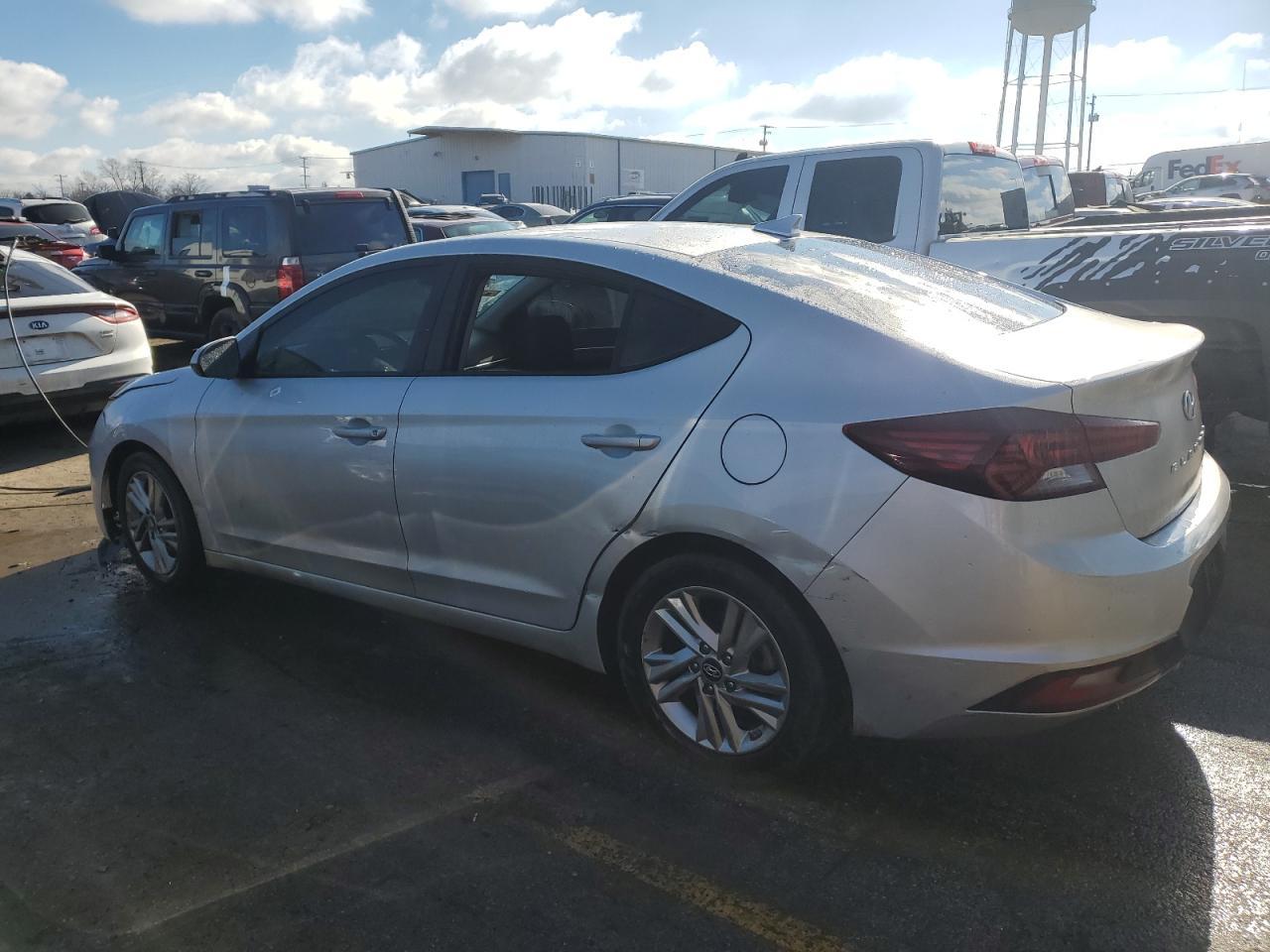 2019 HYUNDAI ELANTRA SE - Фото 2