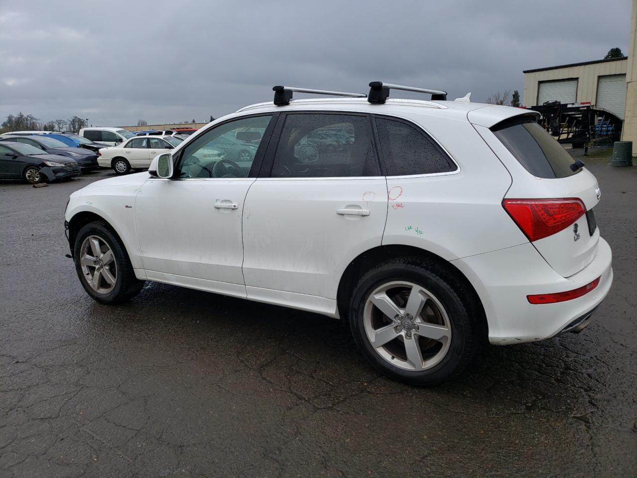2011 AUDI Q5 PREMIUM - Image 2