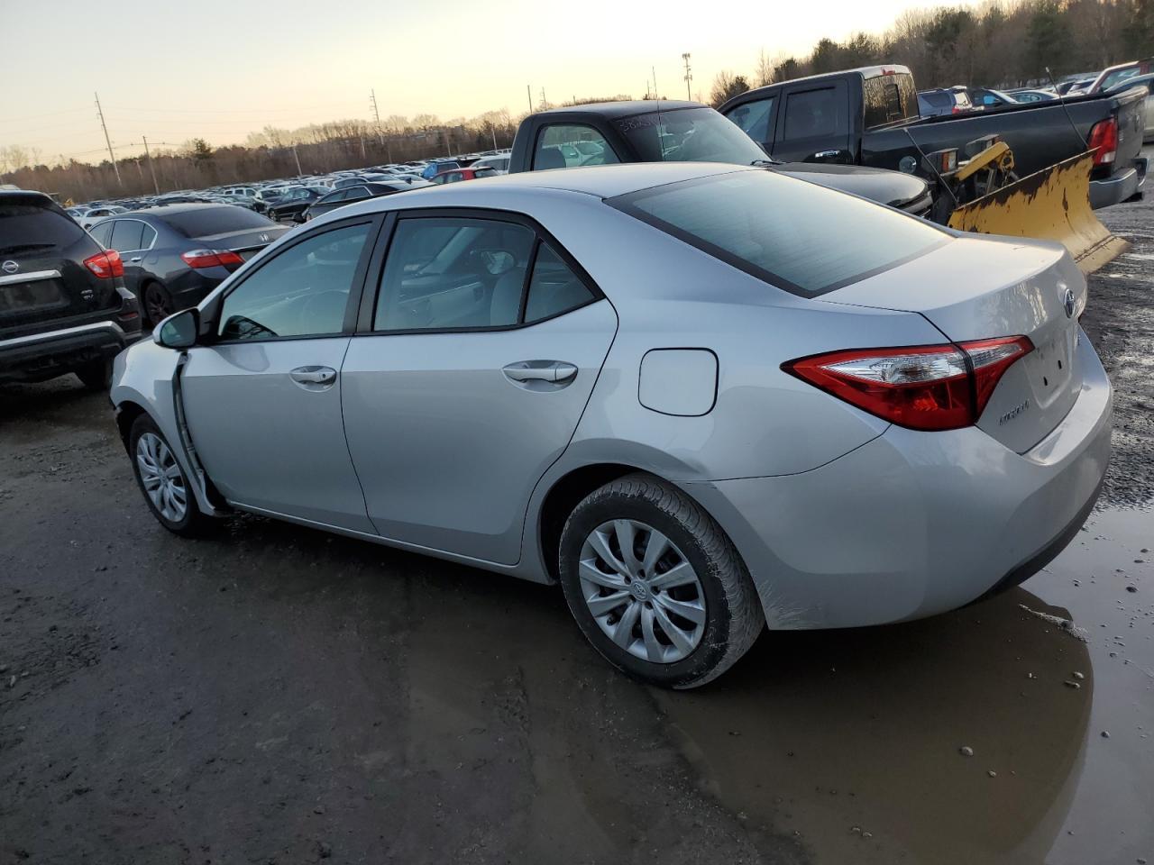 2015 TOYOTA COROLLA L - Image 2