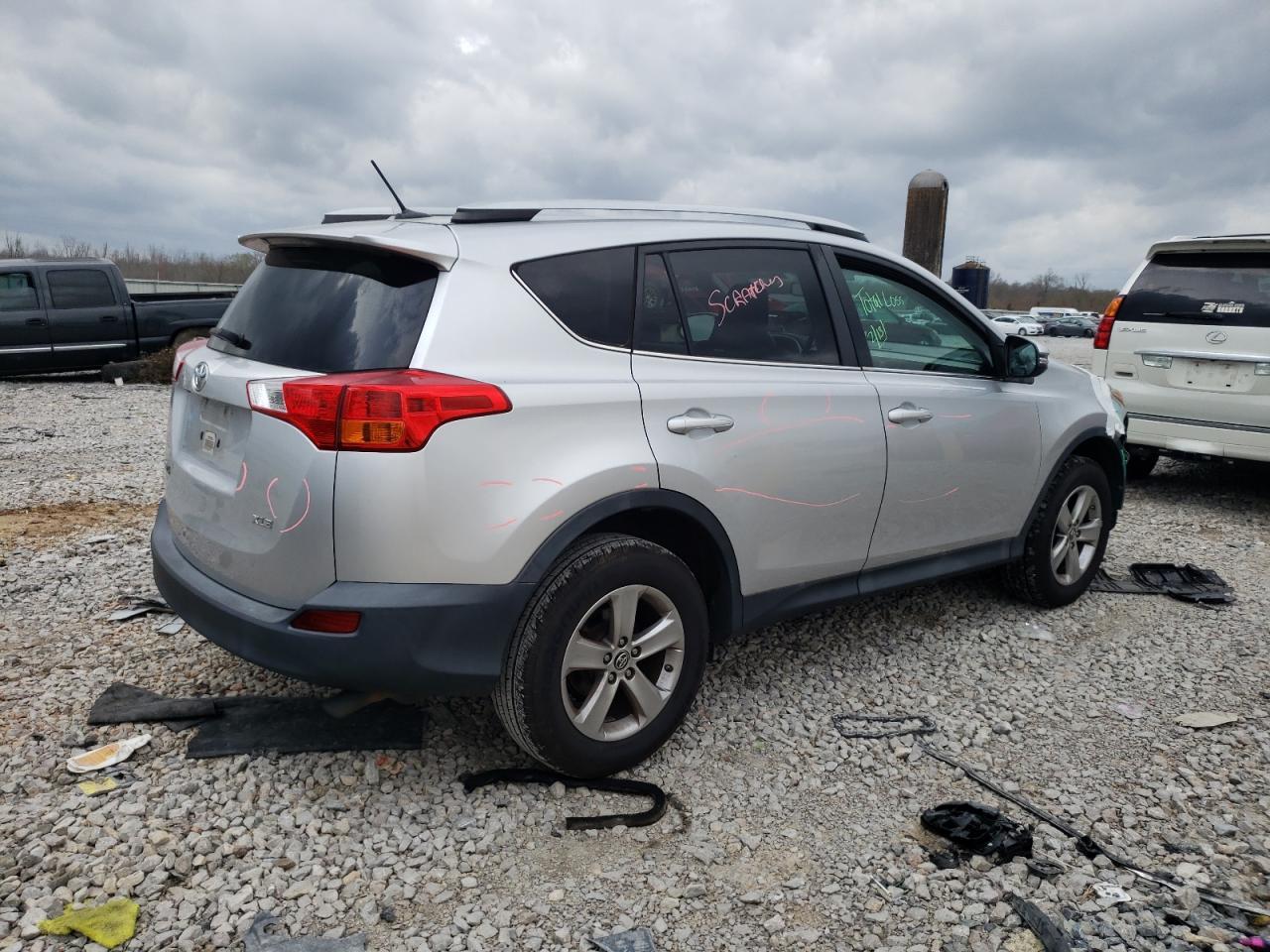 2015 TOYOTA RAV4 XLE - Фото 3