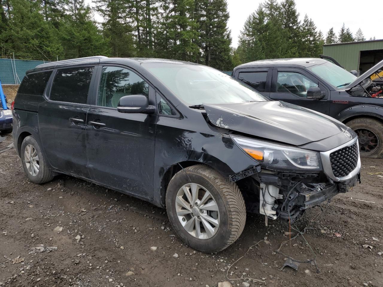 2017 KIA SEDONA LX - Image 4
