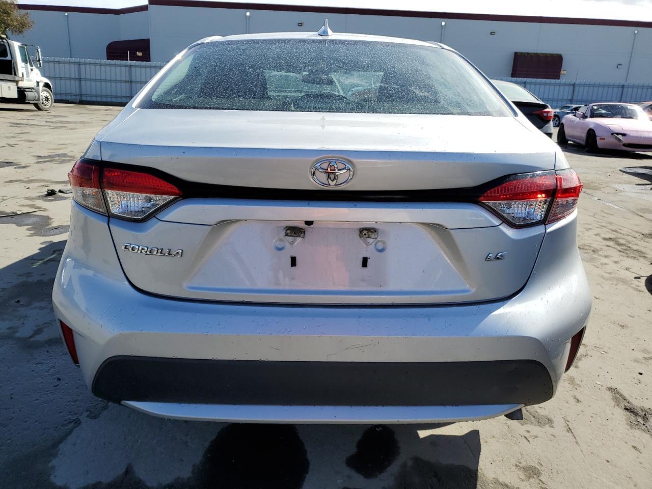 2020 TOYOTA COROLLA LE - Фото 6