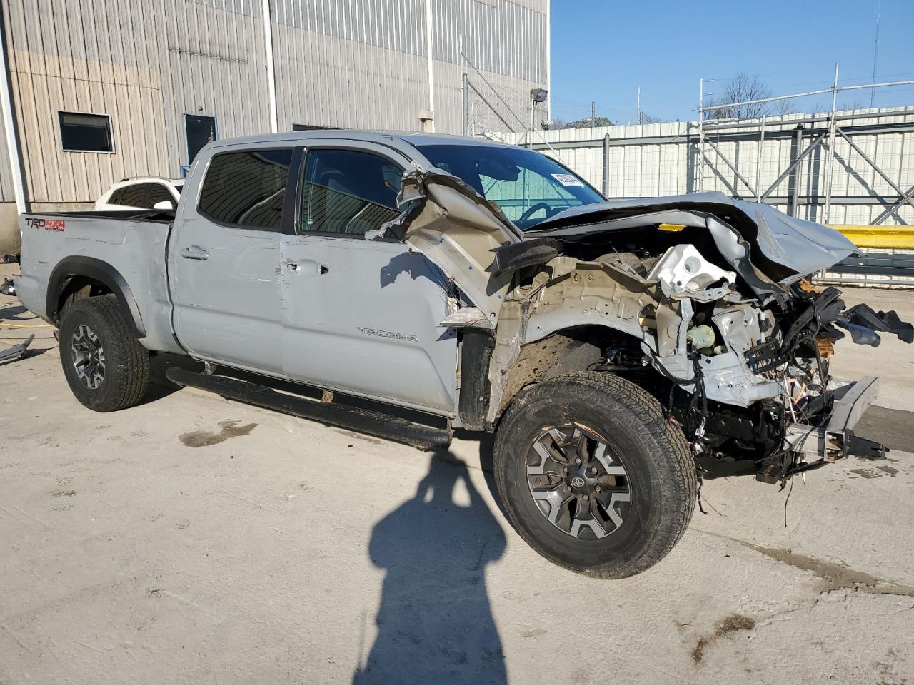 2019 TOYOTA TACOMA DOU - Фото 4