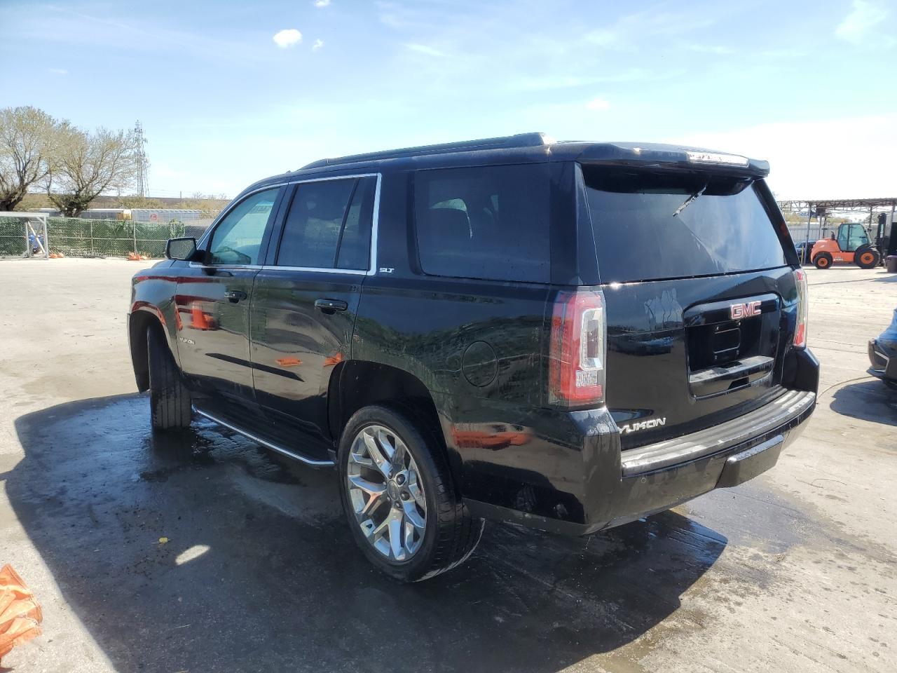 2016 GMC YUKON SLT - Image 2