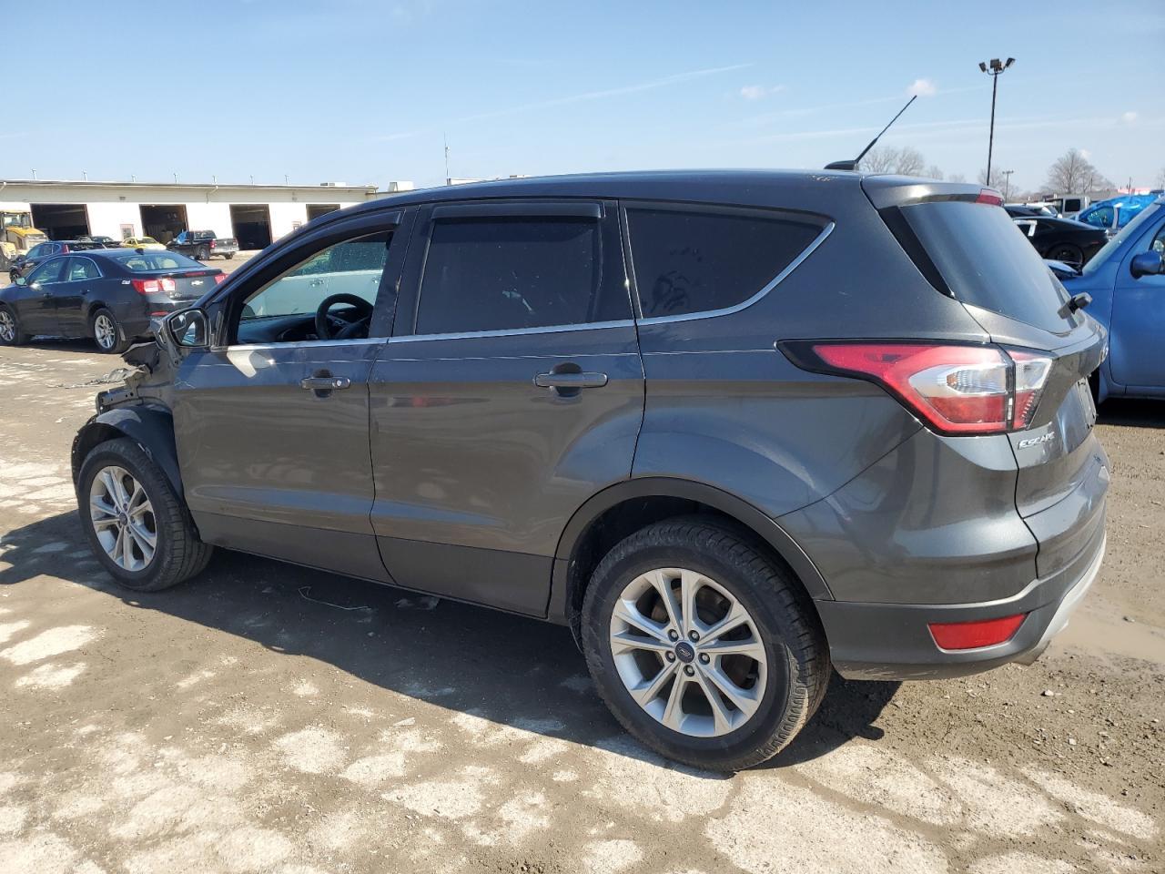 2017 FORD ESCAPE SE - Image 2