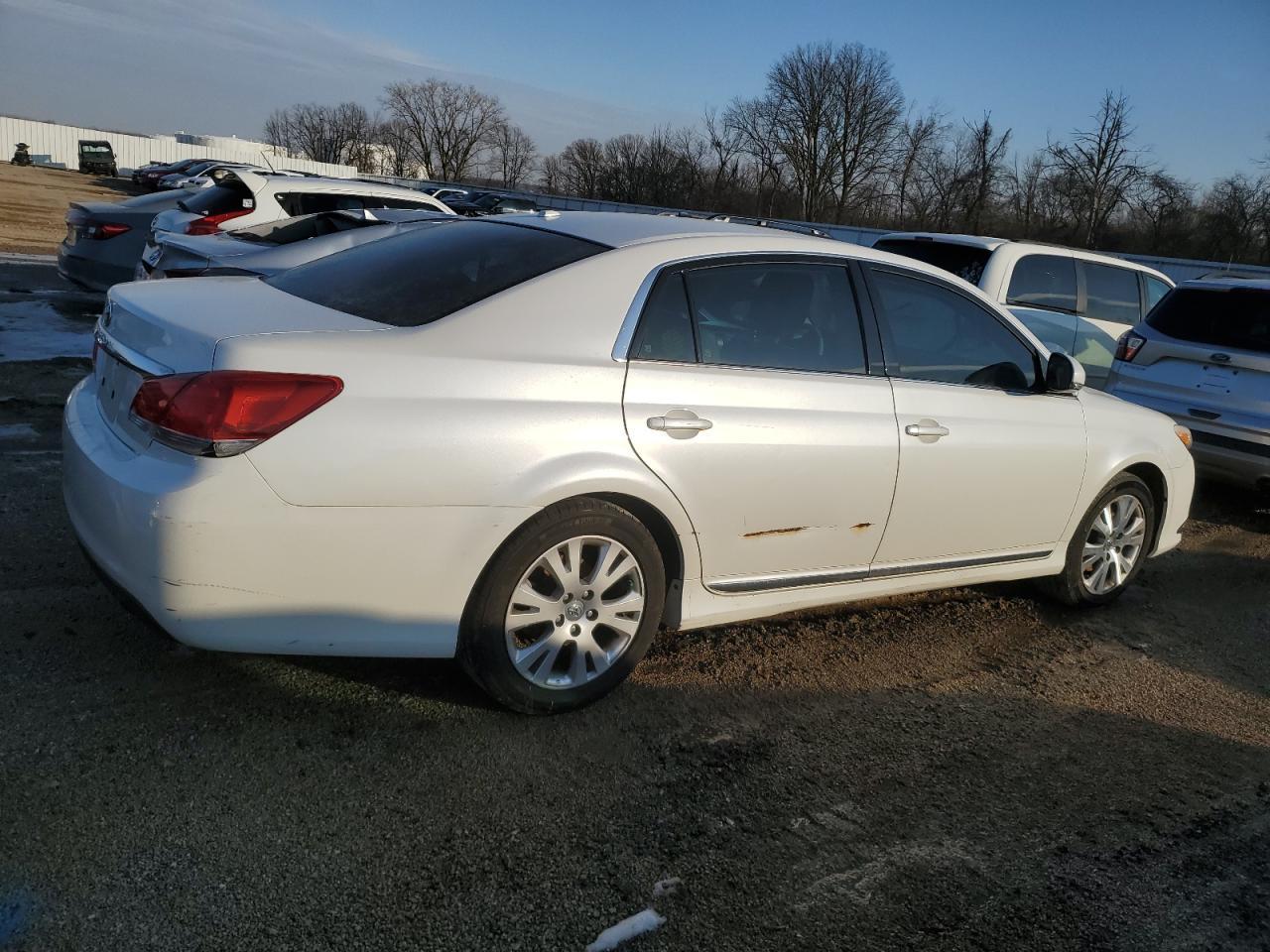 2011 TOYOTA AVALON BAS - Image 3