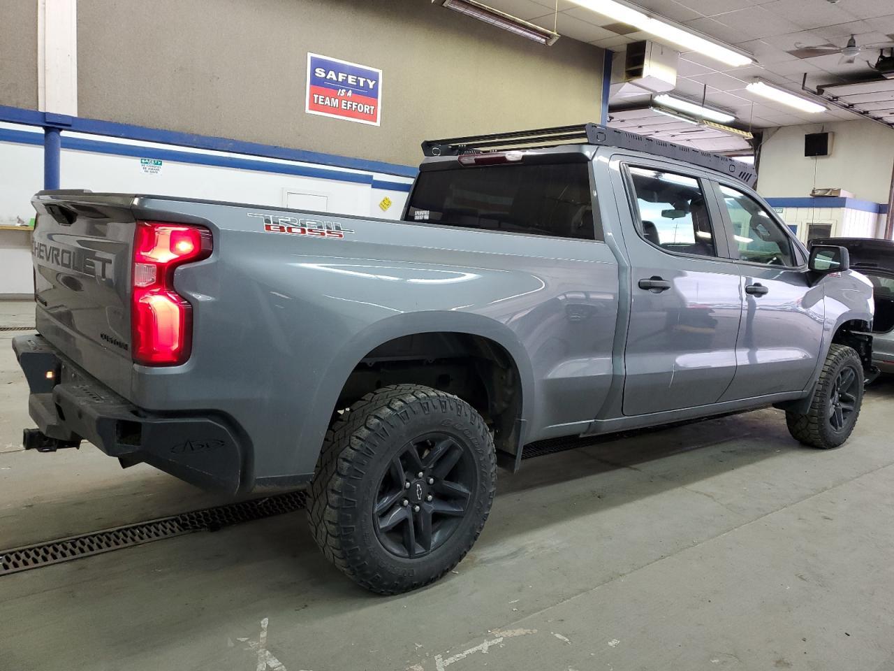 2021 CHEVROLET SILVERADO - Фото 3