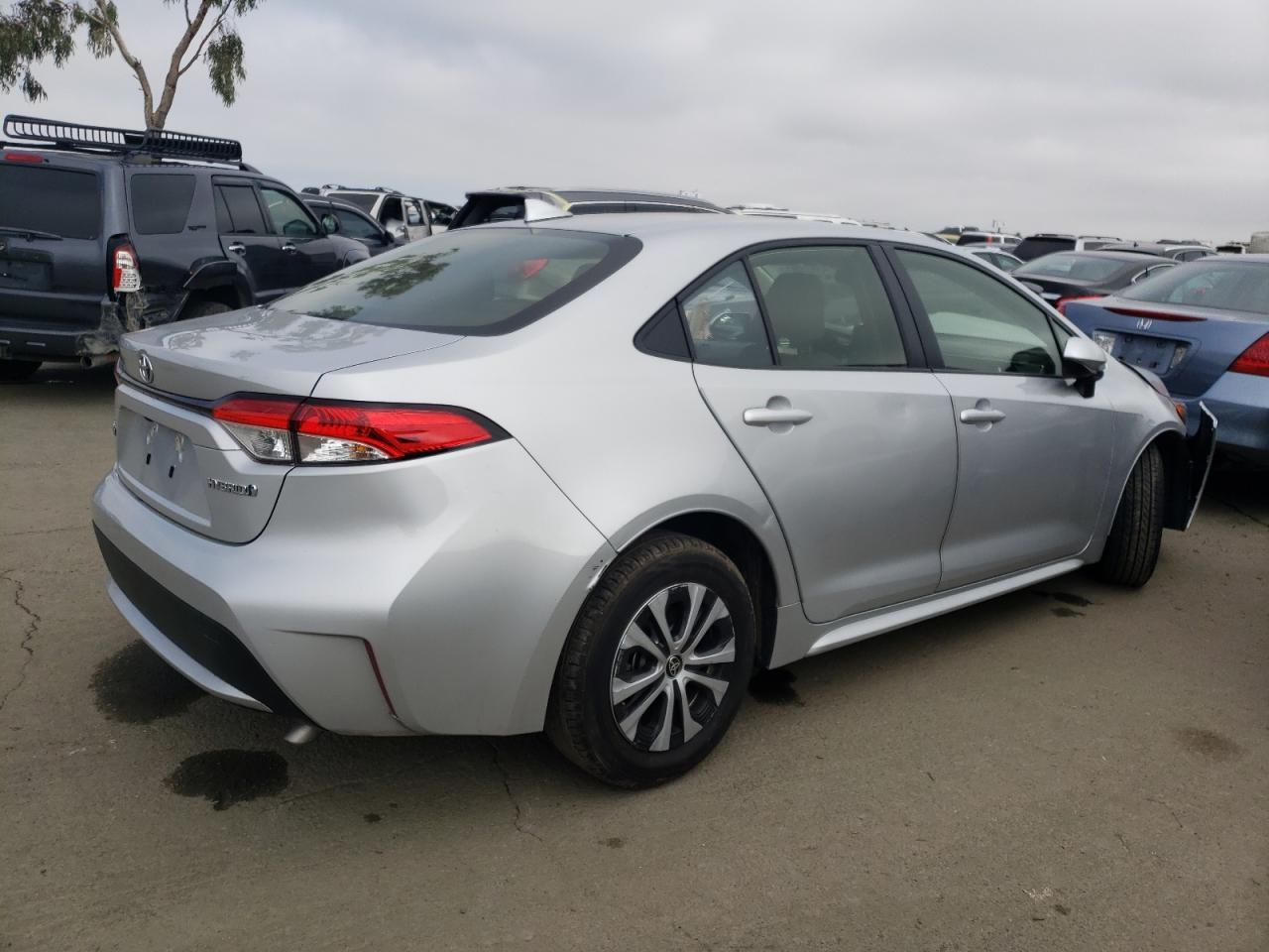 2022 TOYOTA COROLLA LE - Фото 3