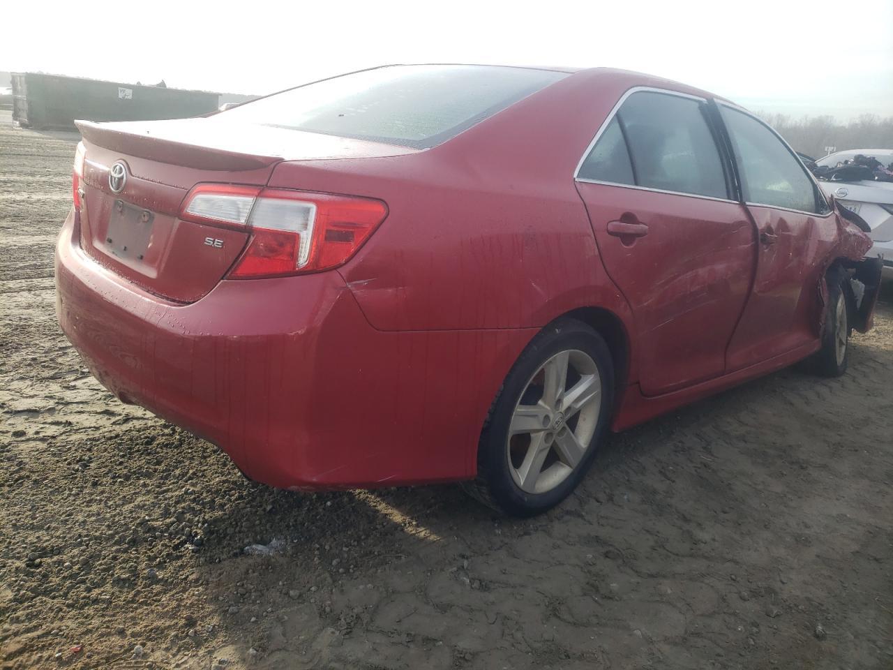 2013 TOYOTA CAMRY L - Фото 3