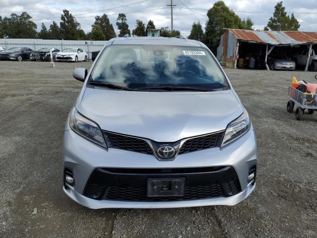 2018 Toyota Sienna Se - Фото 5