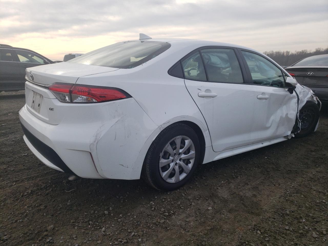 2021 TOYOTA COROLLA LE - Фото 3