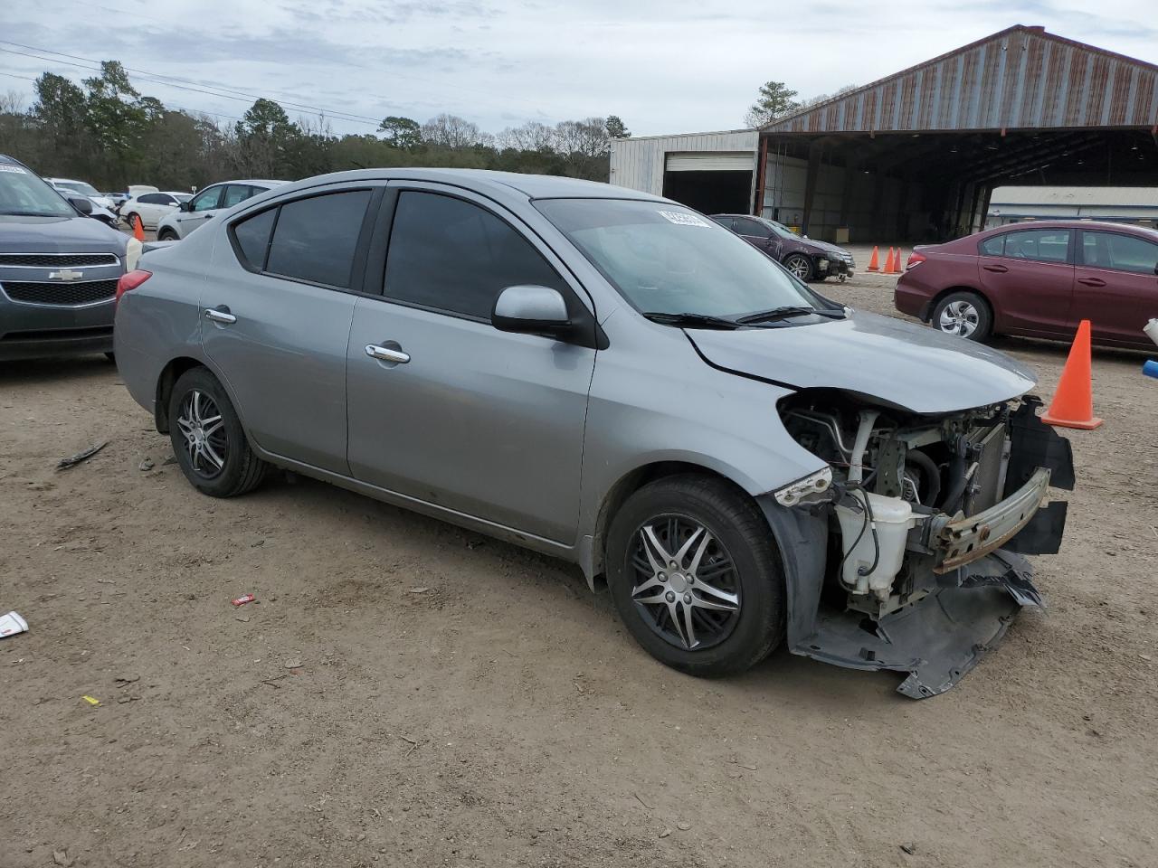 2014 NISSAN VERSA S - Фото 4