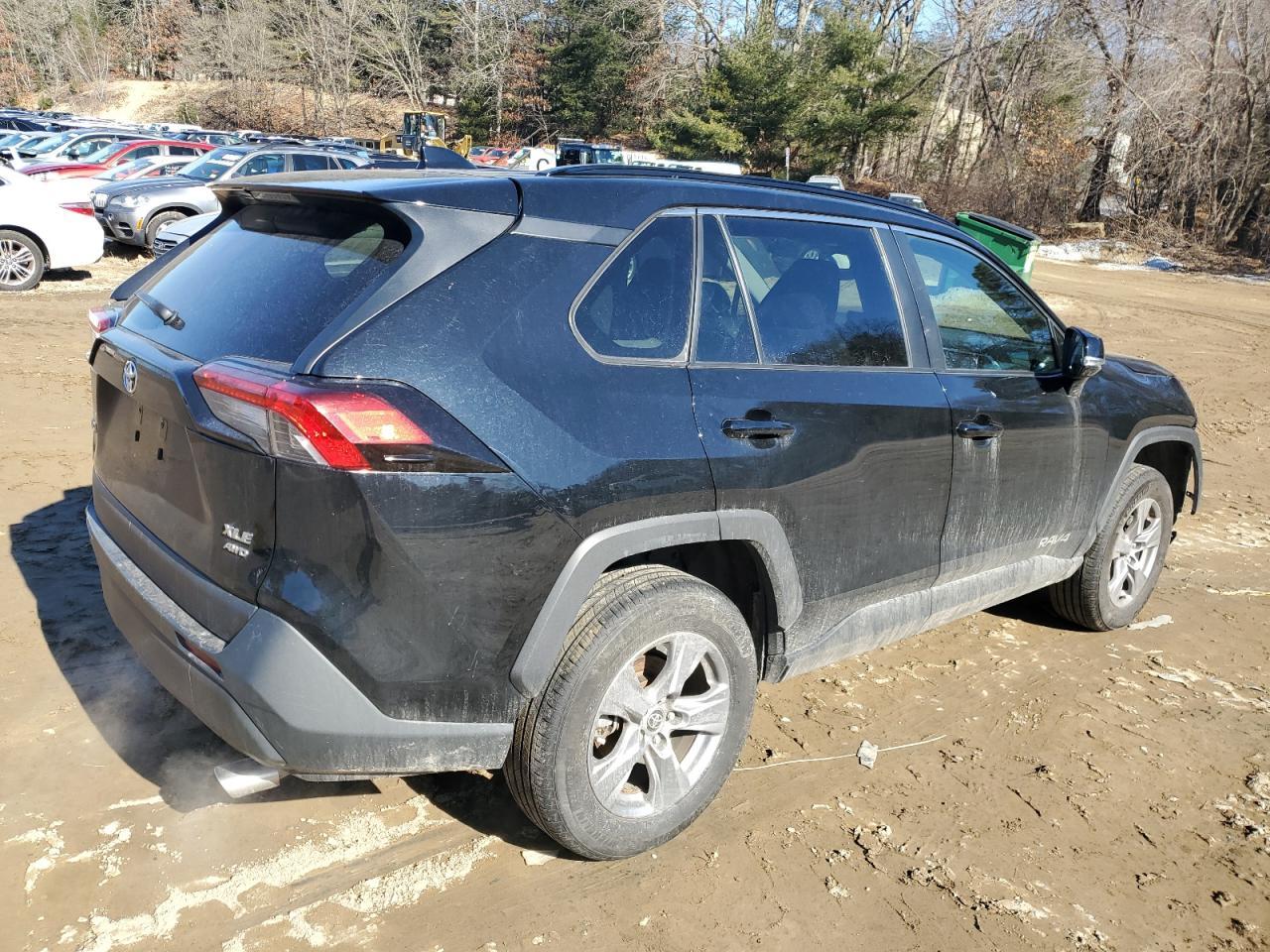 2022 TOYOTA RAV4 XLE - Image 3