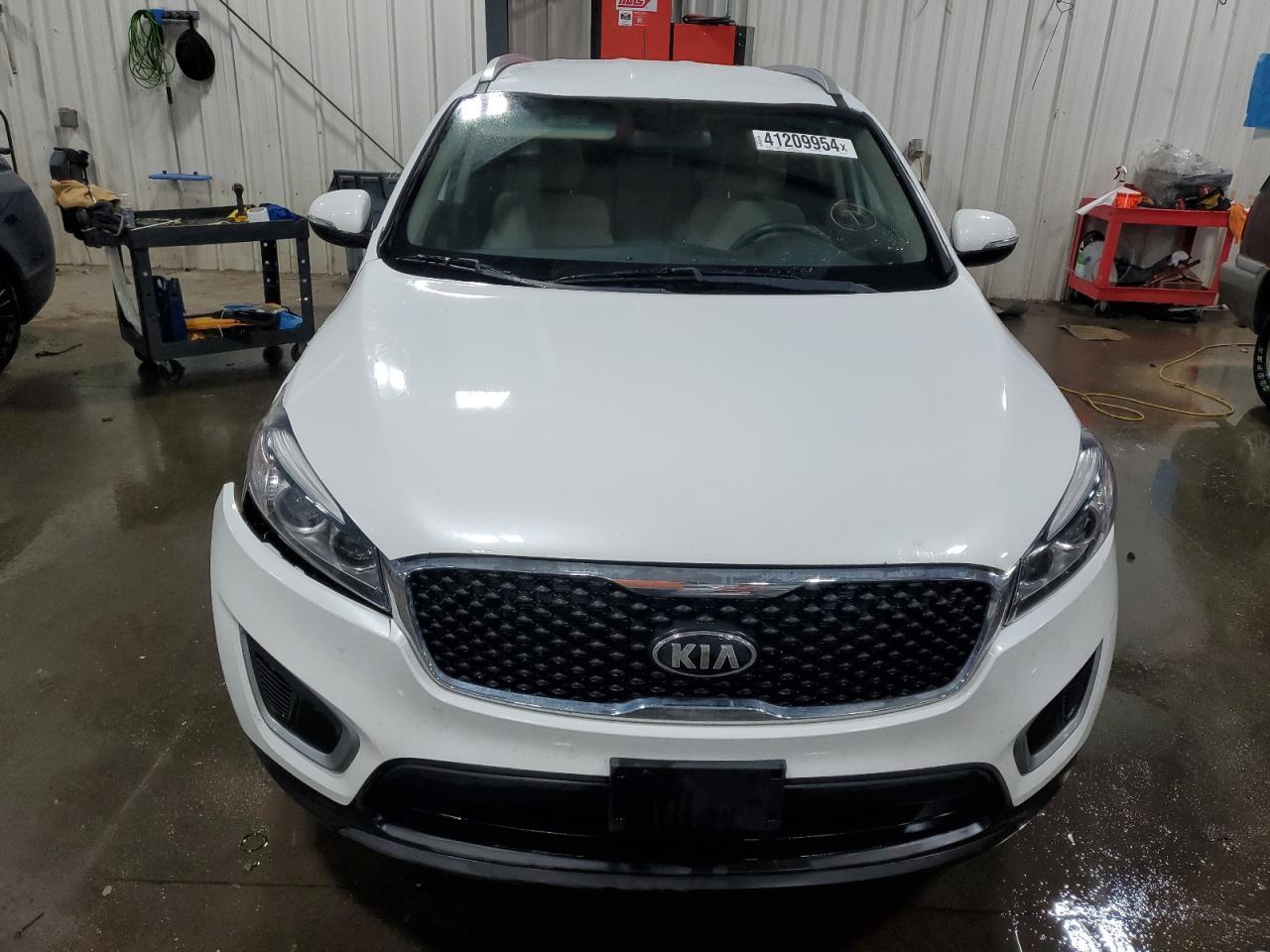 2017 KIA SORENTO LX - Image 5