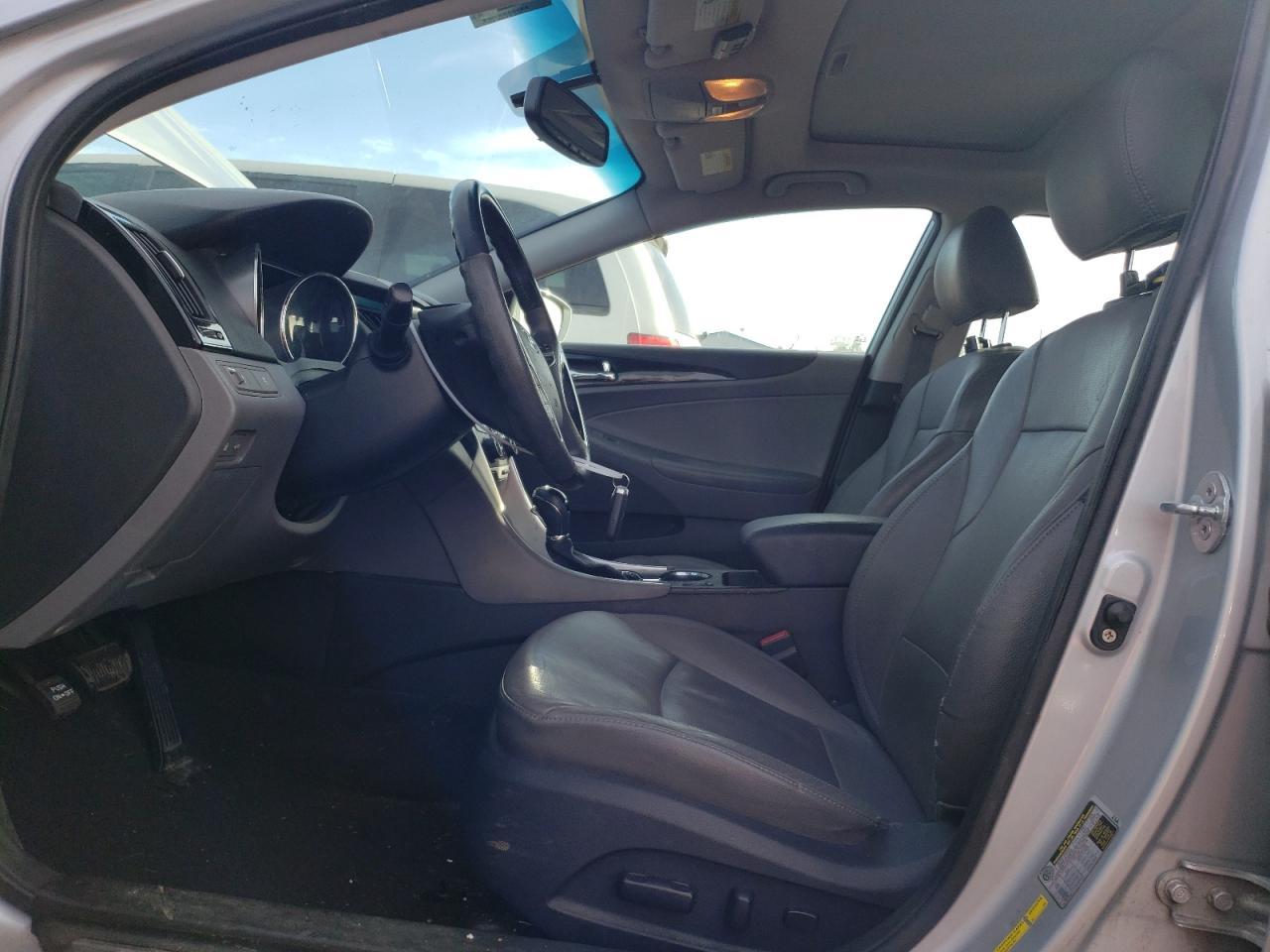2011 HYUNDAI SONATA SE - Image 7
