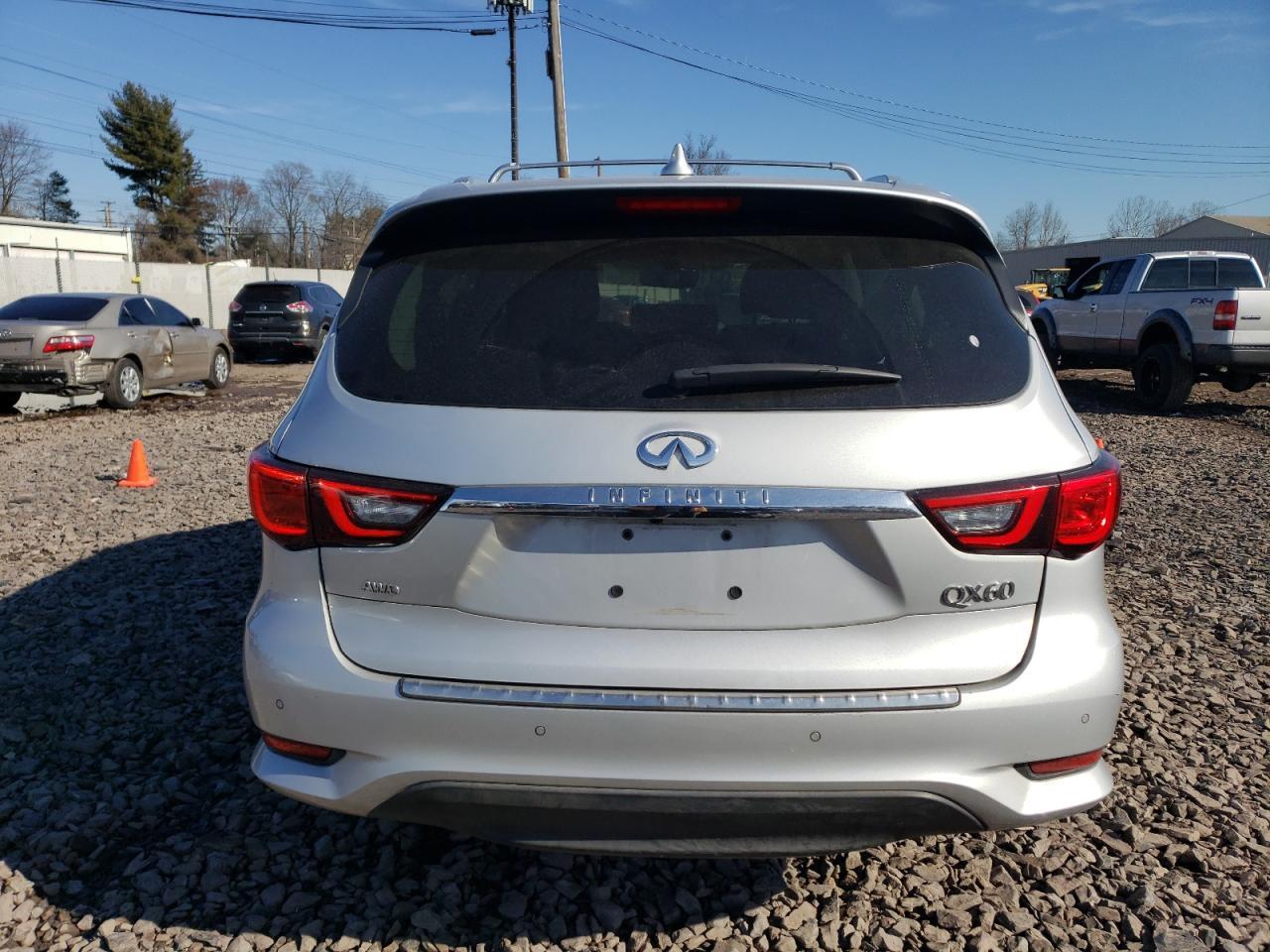 2019 INFINITI QX60 LUXE - Image 6