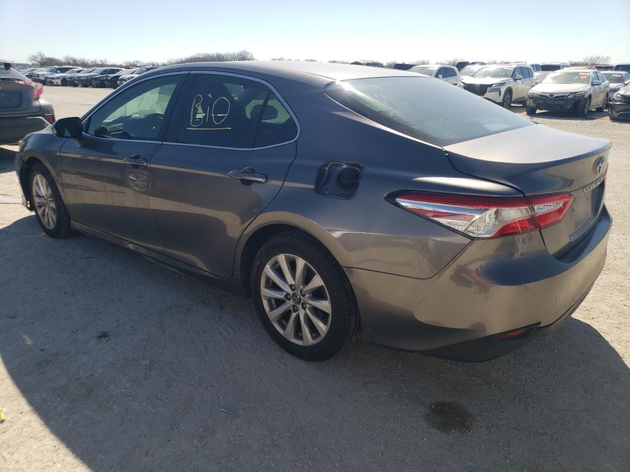 2018 TOYOTA CAMRY L - Фото 2