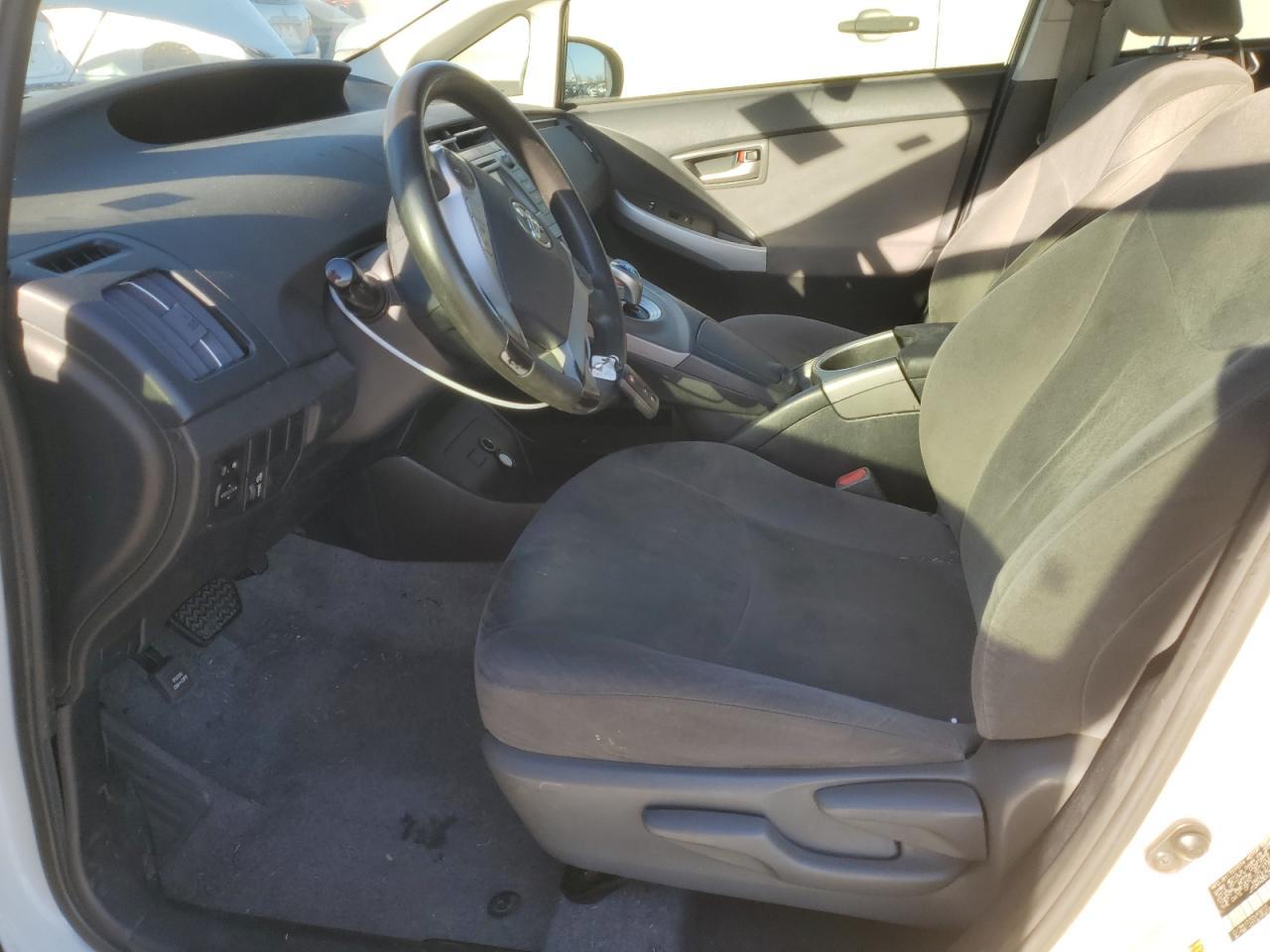 2015 TOYOTA PRIUS - Image 7