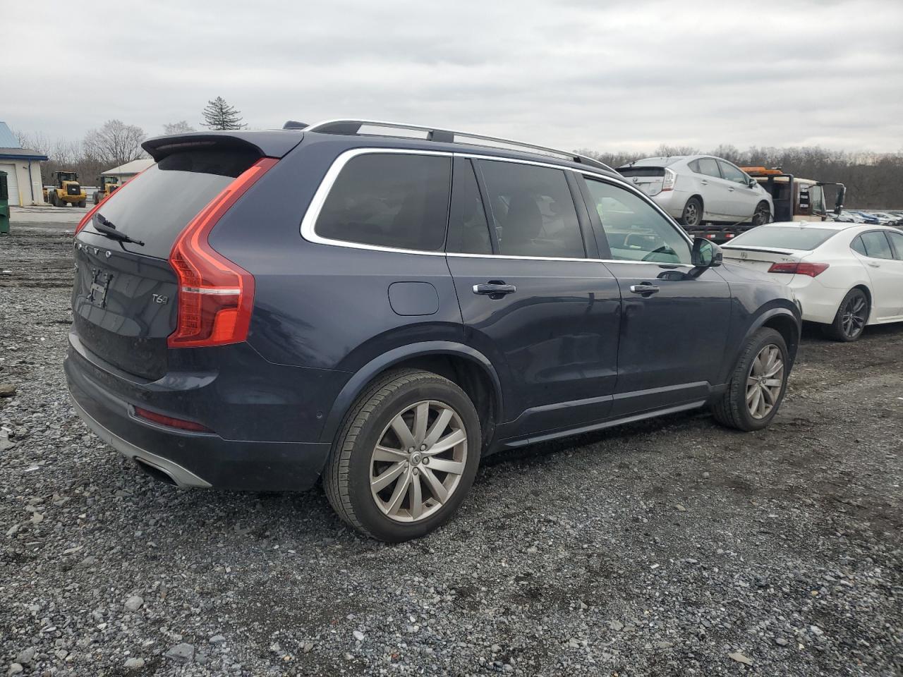 2016 VOLVO XC90 T6 - Фото 3