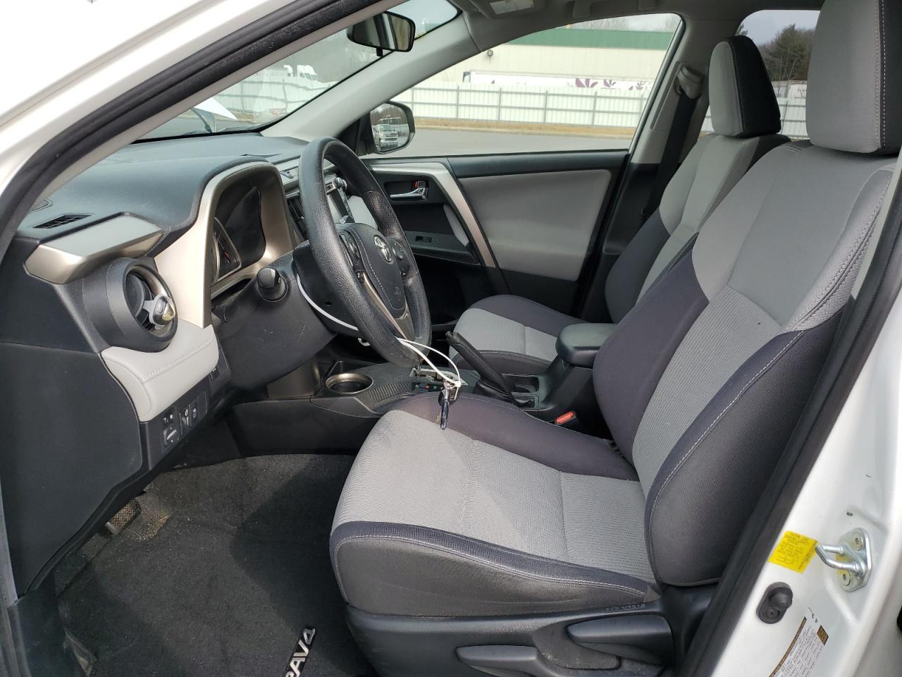 2015 TOYOTA RAV4 XLE - Фото 7