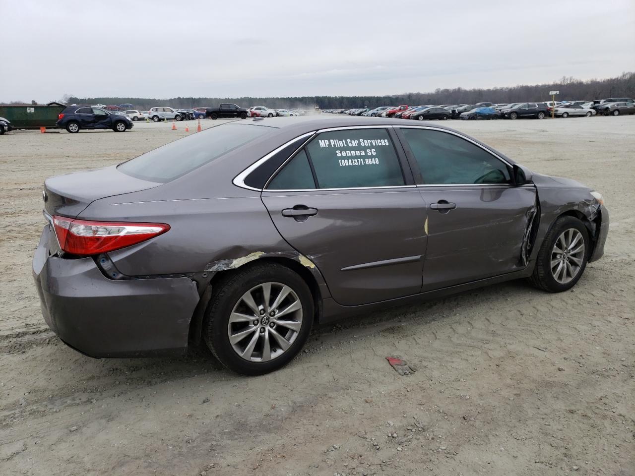 2016 TOYOTA CAMRY LE - Фото 3