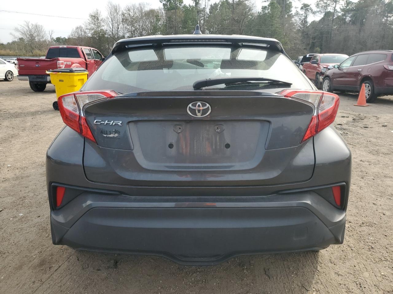 2021 TOYOTA C-HR XLE - Фото 6