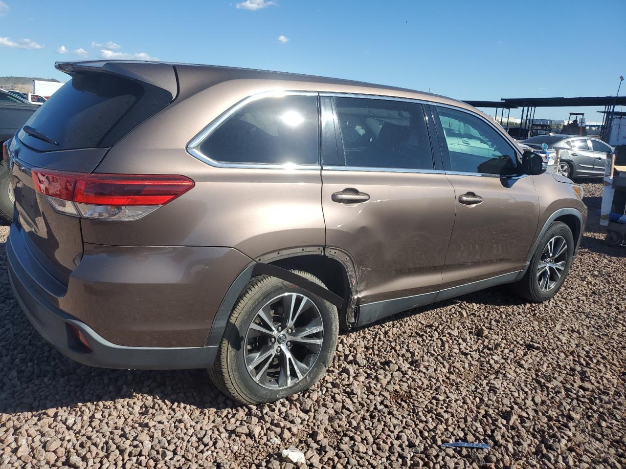 2019 TOYOTA HIGHLANDER - Фото 3
