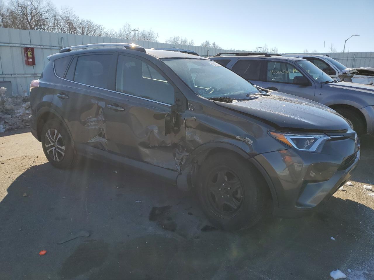2016 TOYOTA RAV4 LE - Фото 4