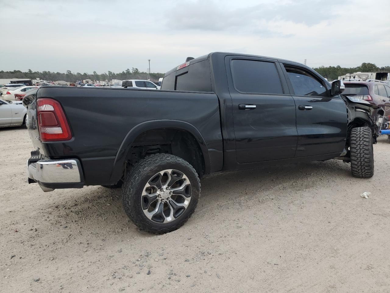 2019 RAM 1500 LARAM - Фото 3