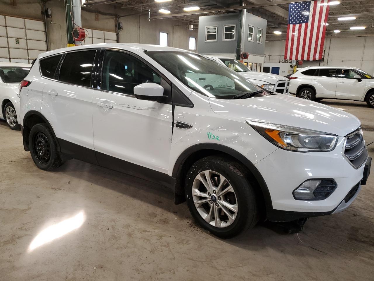 2017 FORD ESCAPE SE - Фото 4