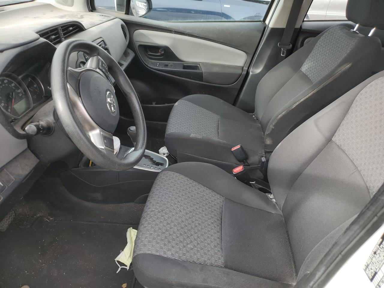 2017 TOYOTA YARIS L - Фото 7