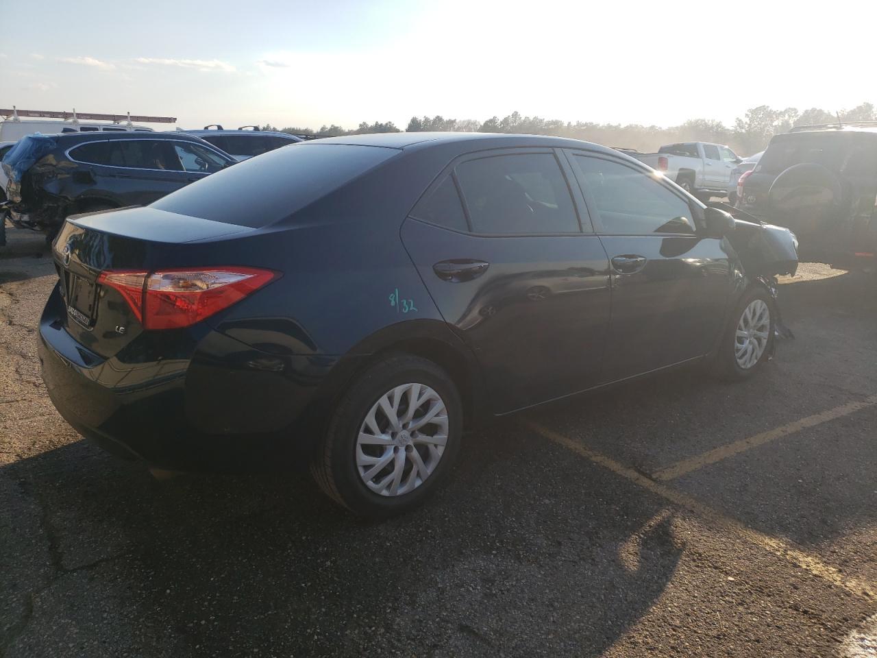 2019 TOYOTA COROLLA L - Фото 3