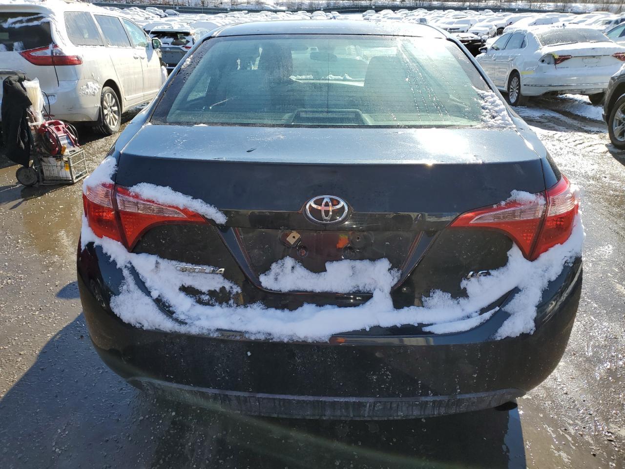 2018 TOYOTA COROLLA L - Image 6