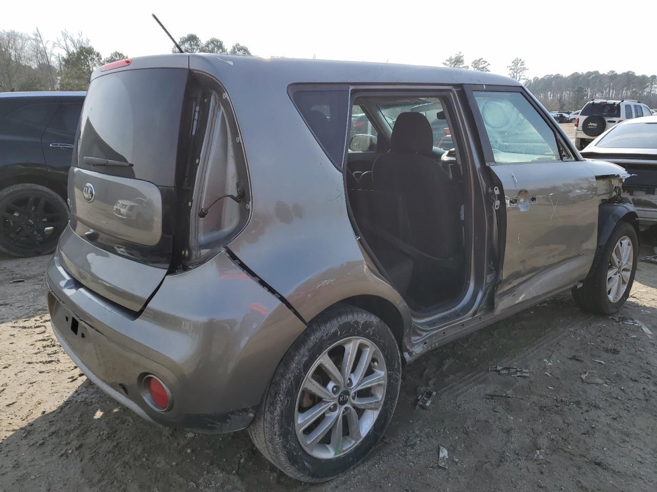 2019 KIA SOUL + - Image 3