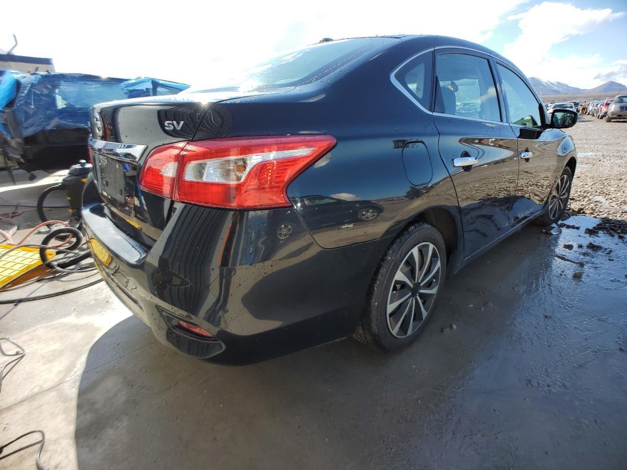 2017 NISSAN SENTRA S - Фото 3