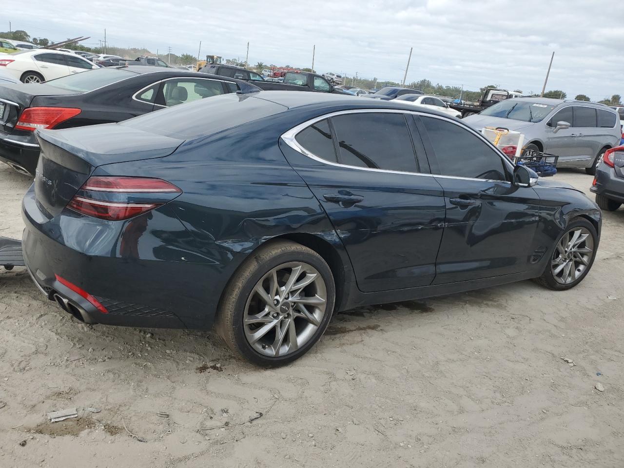 2022 GENESIS G70 BASE - Image 3