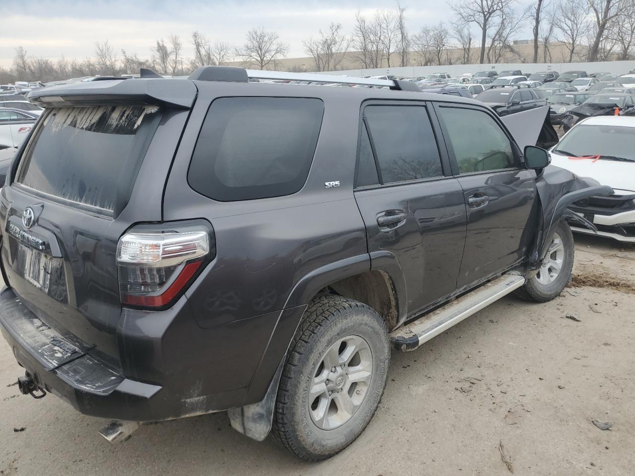 2019 TOYOTA 4RUNNER SR - Фото 3