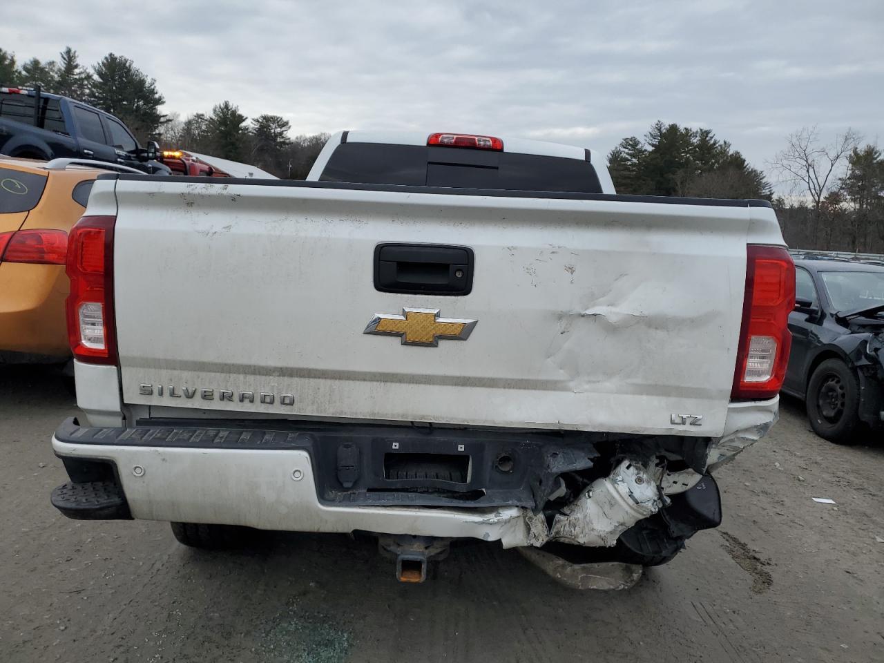 2017 CHEVROLET SILVERADO - Image 6