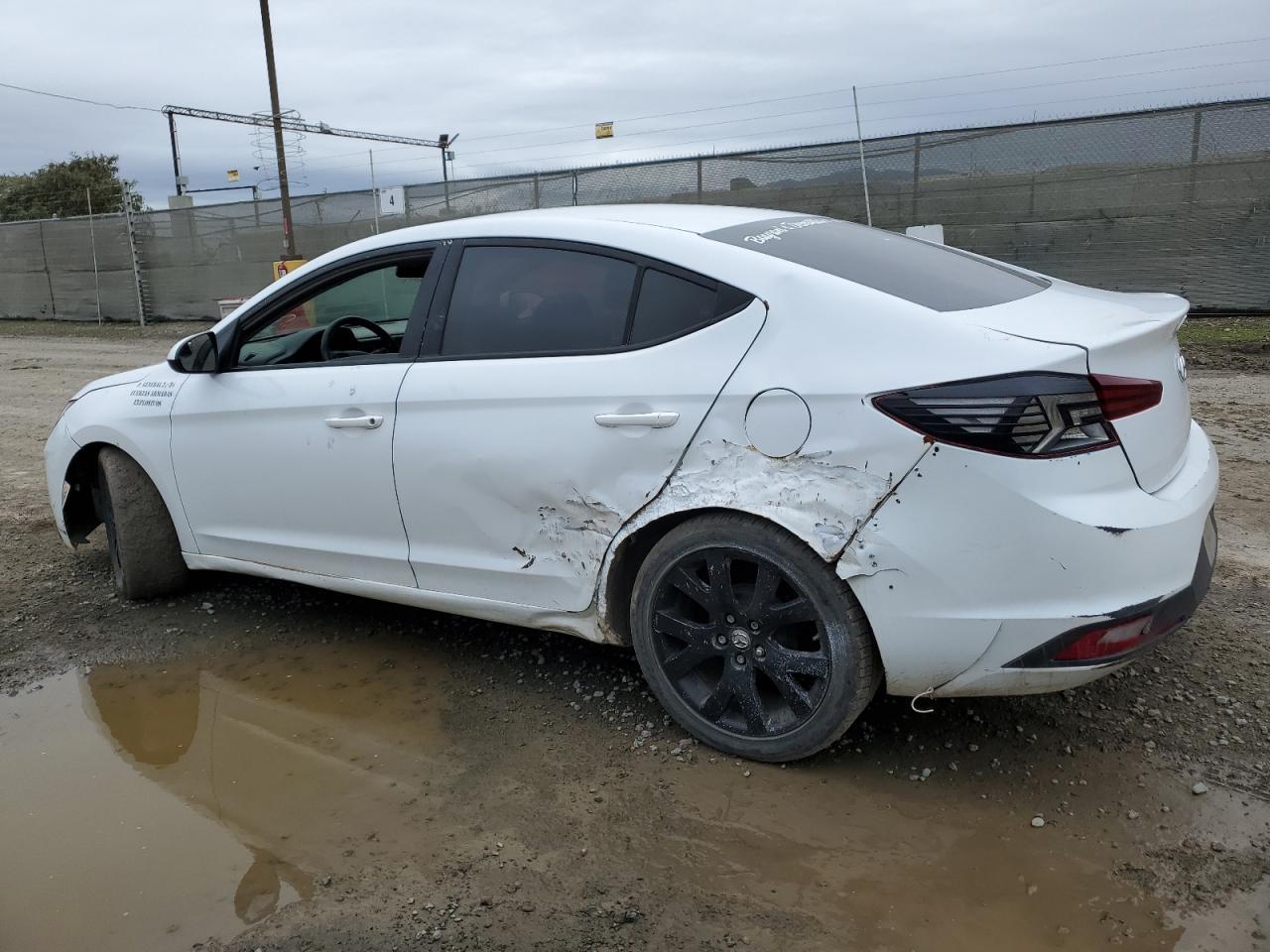2019 HYUNDAI ELANTRA SE - Фото 2