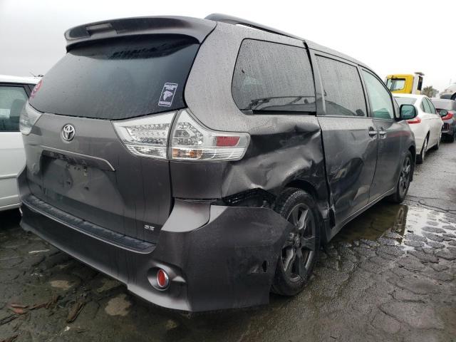 2017 Toyota Sienna Se - Фото 3