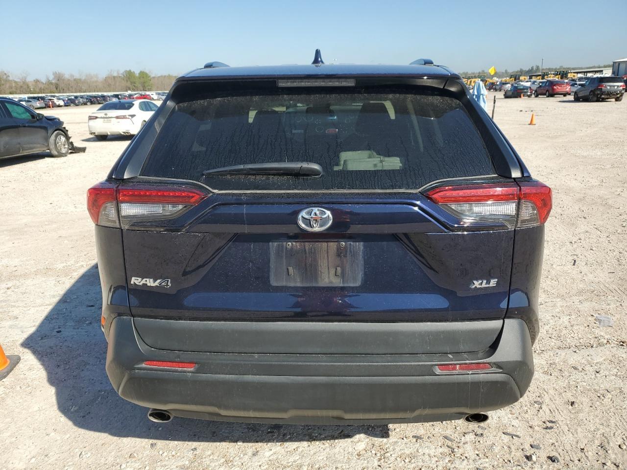 2020 TOYOTA RAV4 XLE - Image 6