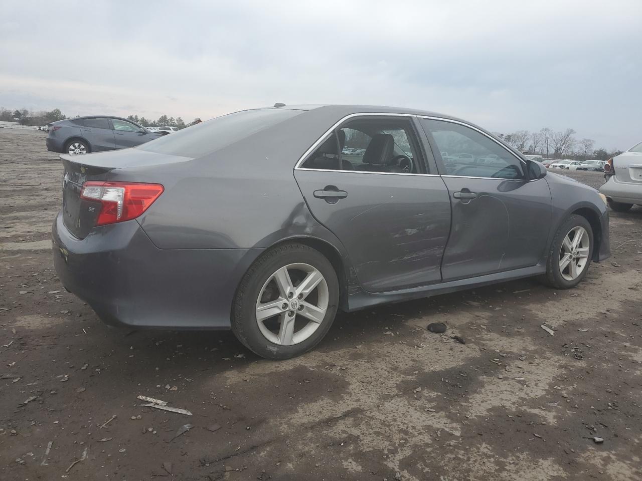 2013 TOYOTA CAMRY L - Фото 3