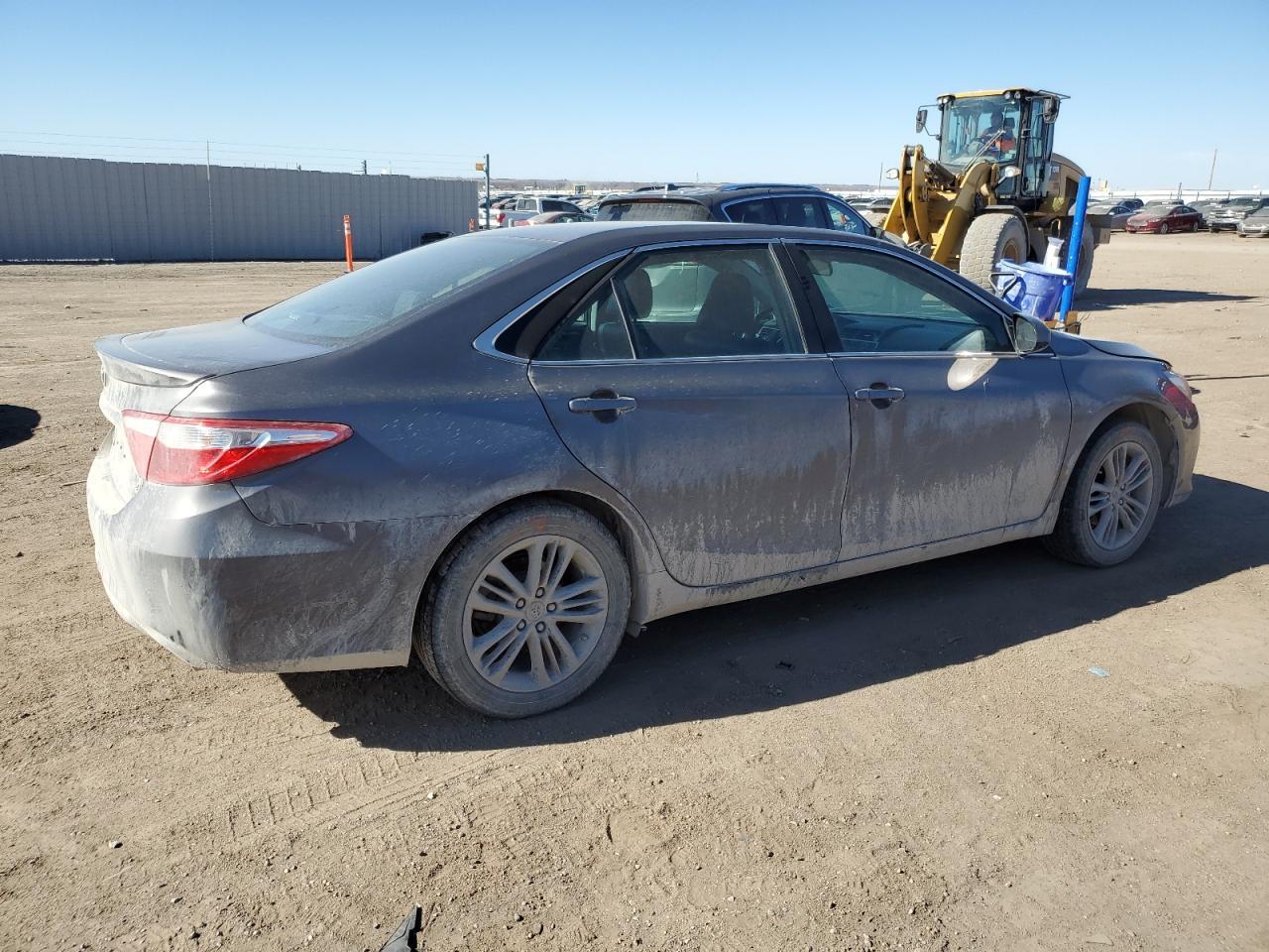 2016 TOYOTA CAMRY LE - Фото 3