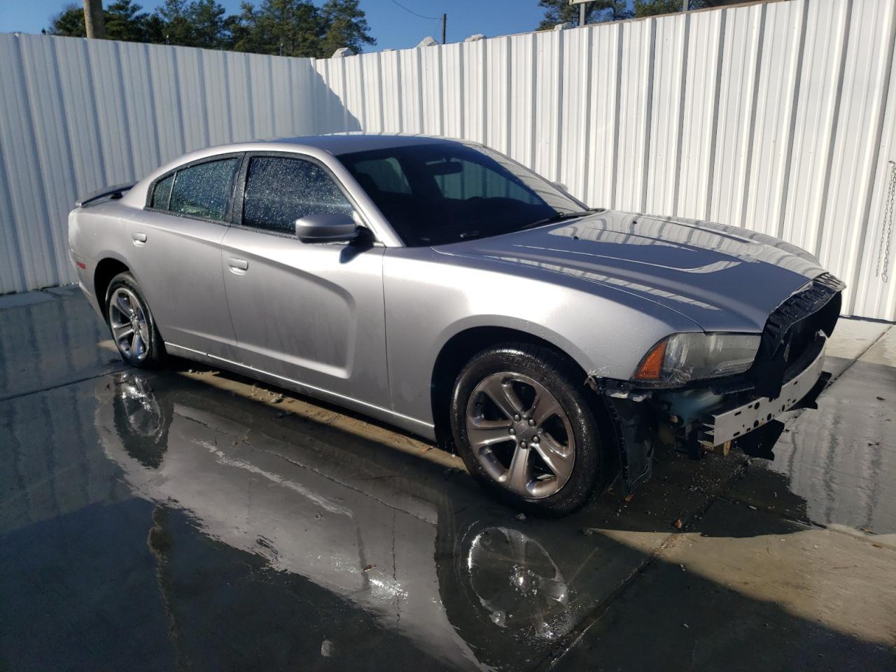 2013 DODGE CHARGER SE - Фото 4