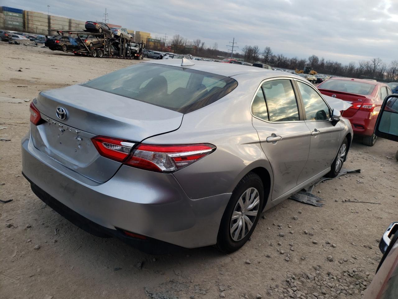 2019 TOYOTA CAMRY LE - Image 3