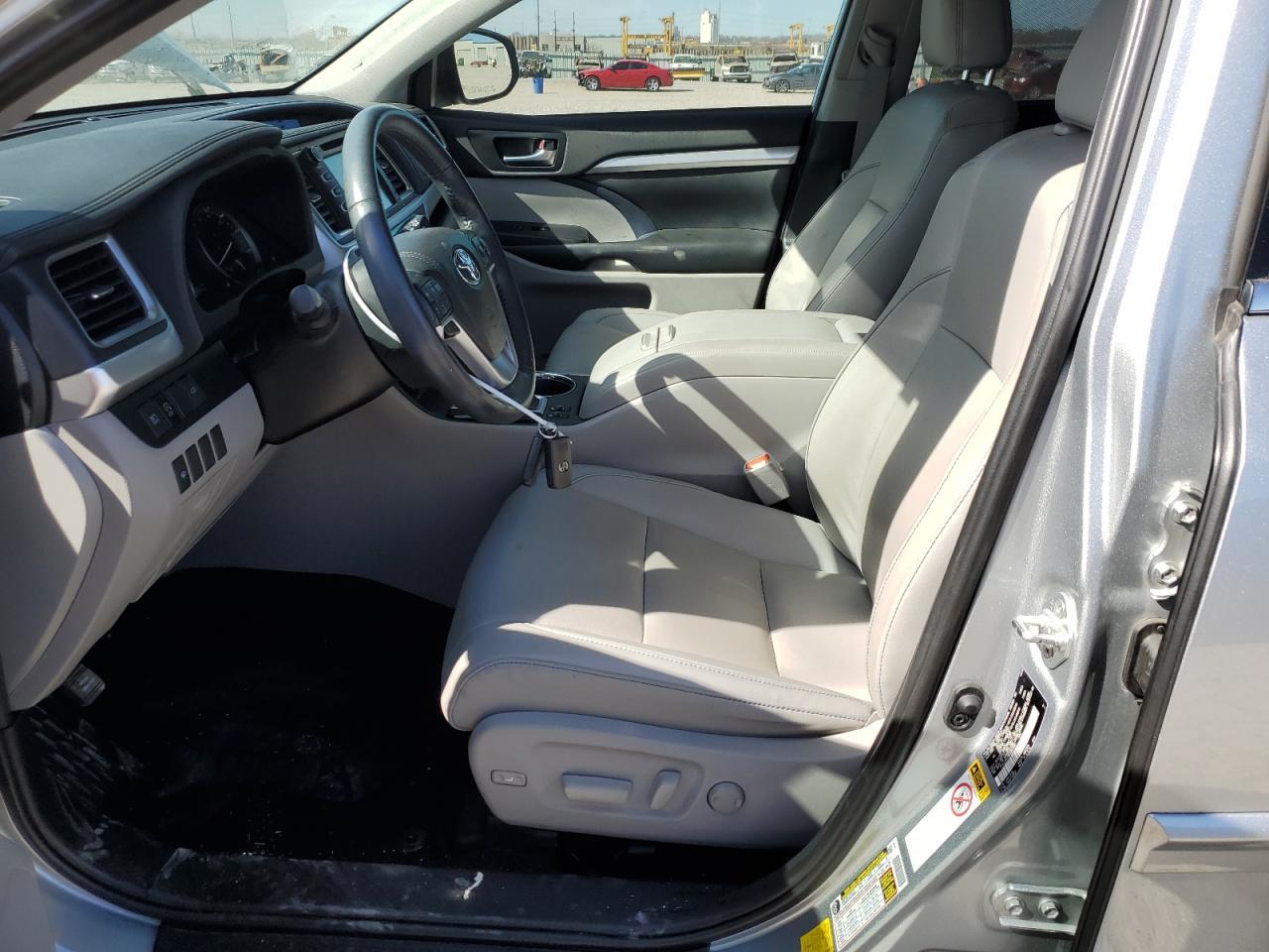 2019 TOYOTA HIGHLANDER - Image 7