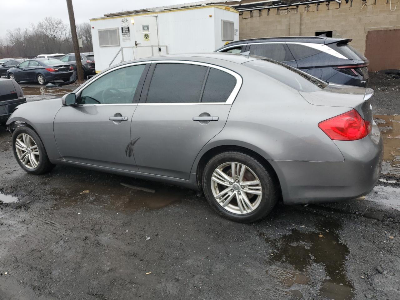 2012 INFINITI G37 - Image 2