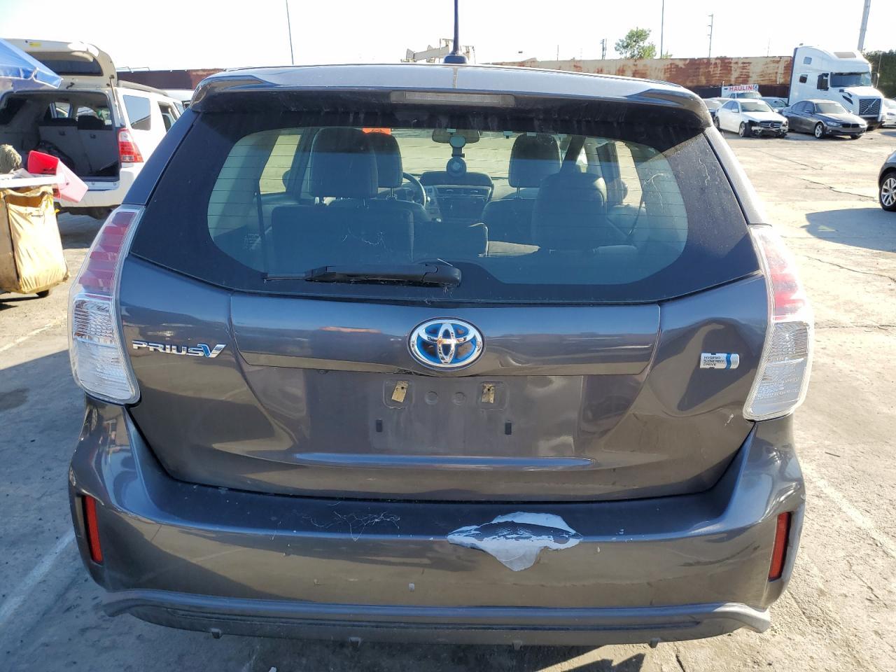 2015 TOYOTA PRIUS V - Image 6